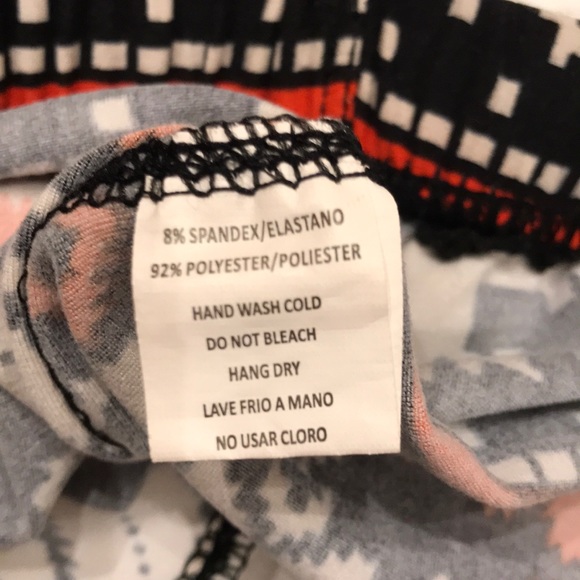 Holiday Print Leggings - Picture 4 of 5